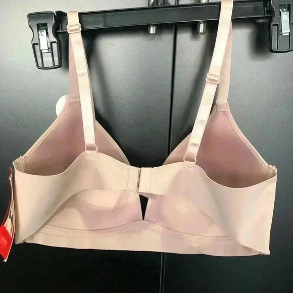 STRM LINE Intimates wire free,adjustable straps,lightly padded, soft,silky - Picture 2 of 5